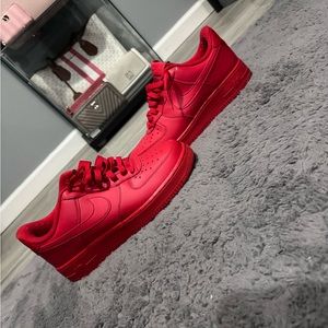 Air Force 1 low Triple Red no box